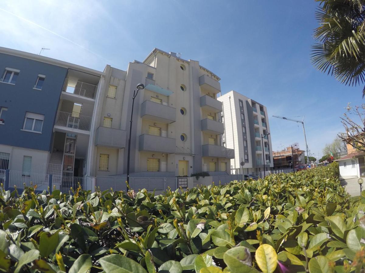 Attico Margherita - Agenzia Cocal Apartment Caorle Exterior photo