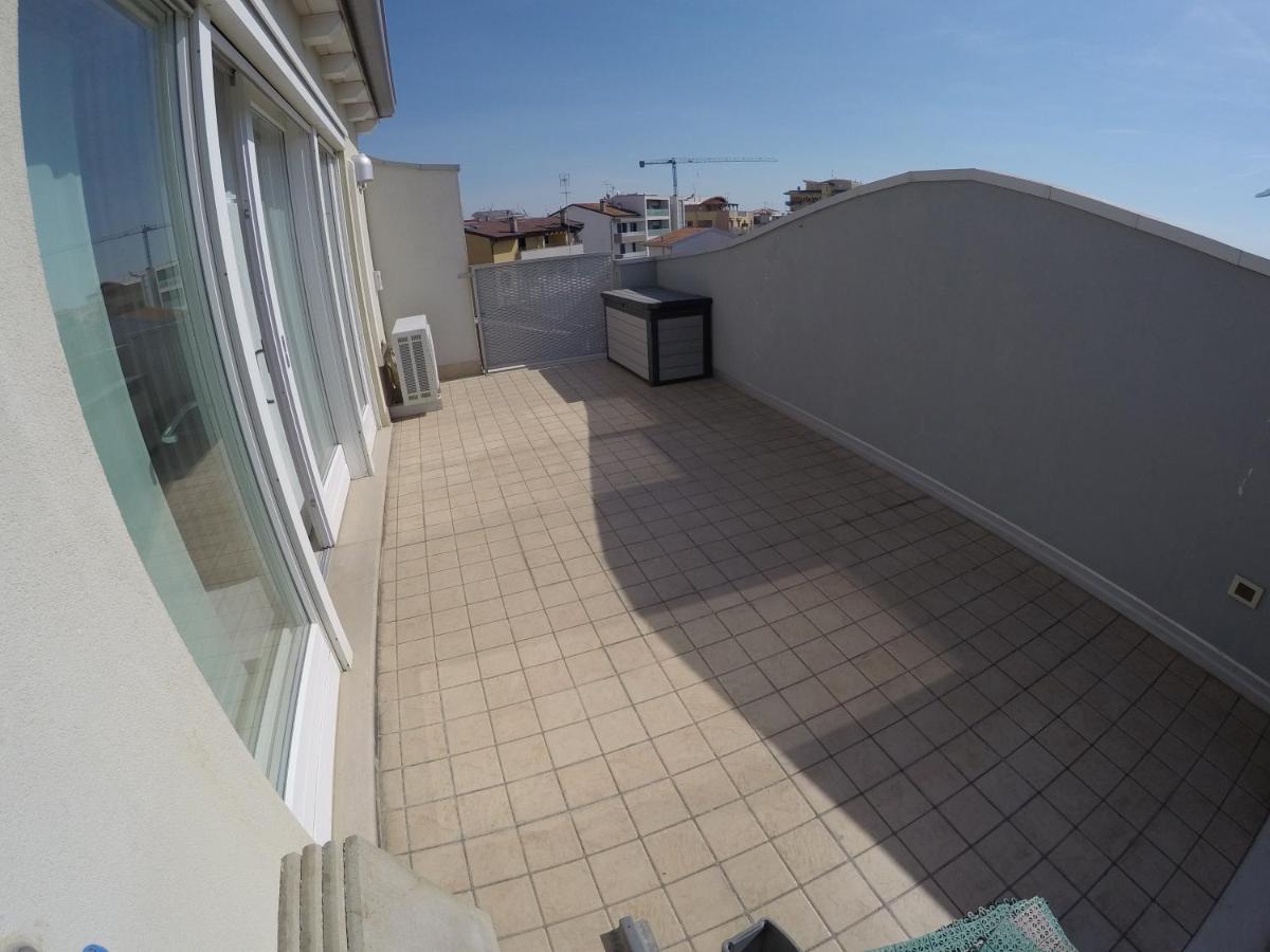 Attico Margherita - Agenzia Cocal Apartment Caorle Exterior photo